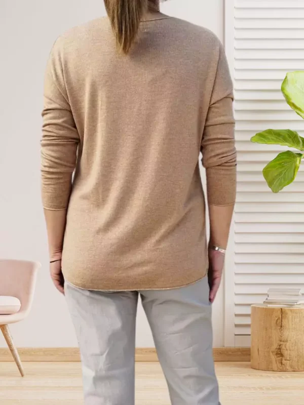 pull-fin-encolure-en-v-camel-ds Pull fin encolure en V camel femme vue dos