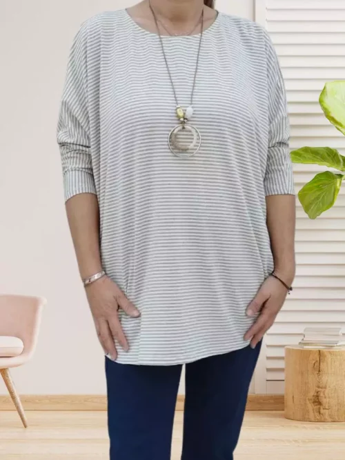 T-shirt fines rayures avec fil en lurex, manches chauve-souris 3/4, col rond, collier offert, vue de face, coloris : beige