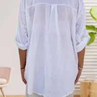 Chemise brodée col mao blanc femme vue de dos