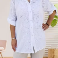Chemise brodée col mao blanc femme vue de face