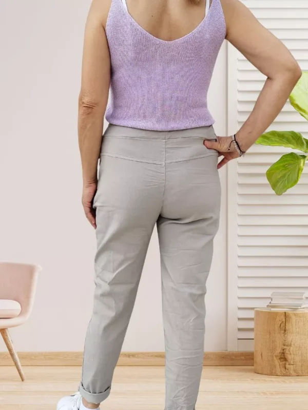 pantalon-chino-beige-clair-ds Pantalon chino beige clair pour femme vue de dos