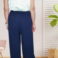 pantalon large ceinture élastique bleu marine pour femme vue de dos