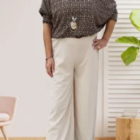 pantalon large fluide beige clair pour femme vue de face