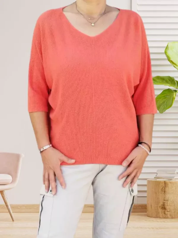 pull-fin-manches-courtes-orange-vdv Pull fin manches courtes, col en V, mailles point de riz, fluide et tendance, vue de face, coloris : orange