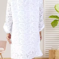 Robe dentelle motif fleurs, blanc, col rond, manches 3/4 ajustables et transparentes, corps doublé, taille unique (36-42) vue dos