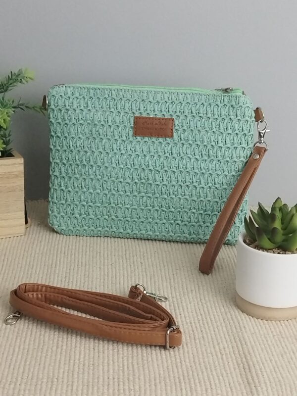 Sac pochette bandoulière et dragonne vert clair