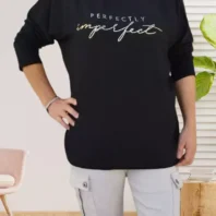 T-shirt à inscription, manches 3/4, col rond, déclinaison bicolore ou unie, vue de face, coloris : noir