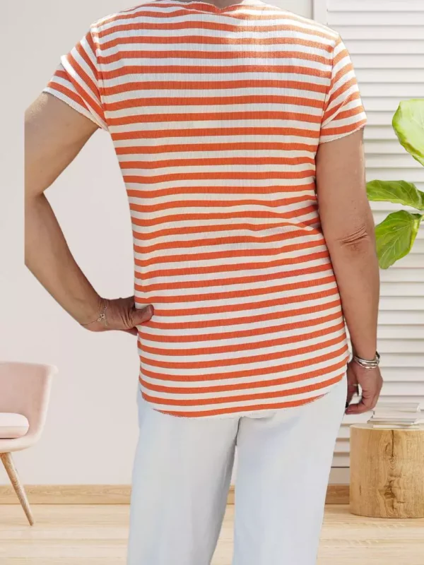 t-shirt-coeur-raye-orange-tu-ds T-shirt Coeur Rayé - col en V - manches courtes - coeur brillant poitrine - liseré argenté discret -vue de dos- coloris : orange