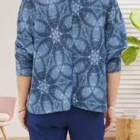 Tunique motif géométrique bleu femme vue dos