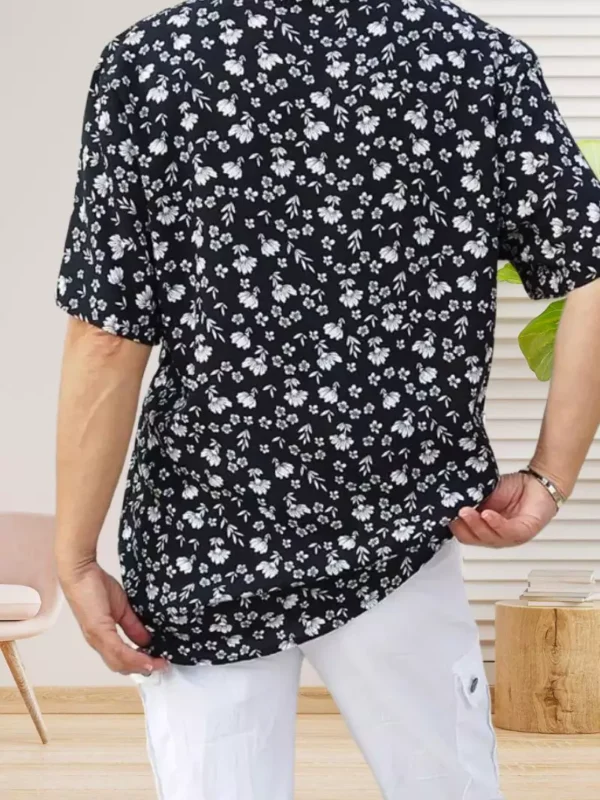 chemise-a-fleurs-noir-ds Chemise à fleurs, coupe fluide pour un confort optimal et un style chic, vue de dos, coloris : noir