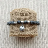Bracelet fantaisie perle et coeur noir