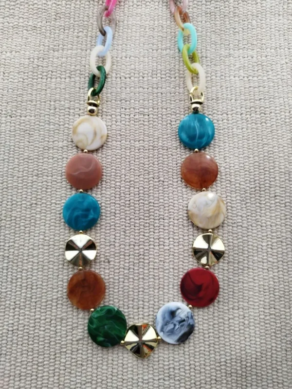 collier chaine et pierre ronde plate multicolore