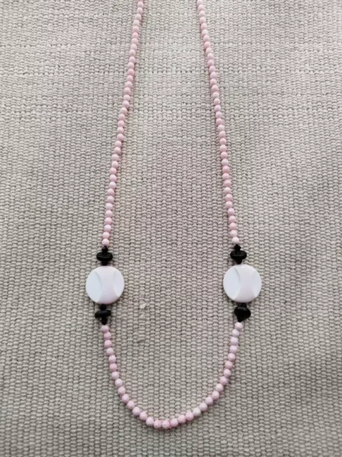 collier en perle bicolore rose
