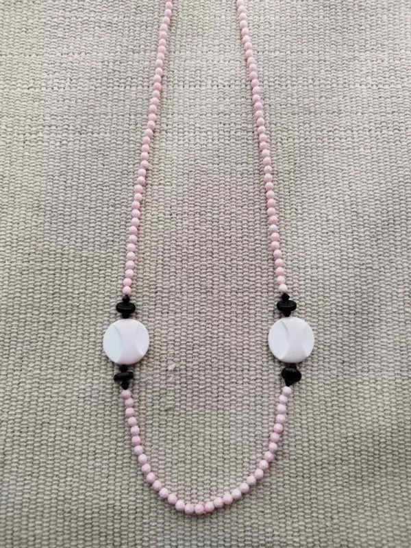 collier en perle bicolore rose