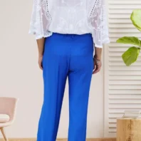 Pantalon à pinces bleu pour femme vue de dos