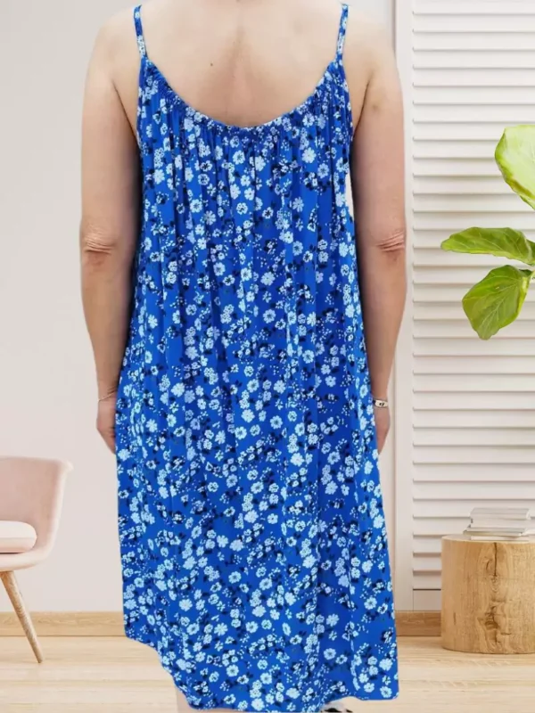 robe-a-fines-bretelles-petites-fleurs-tu-bleu-ds Robe à fines bretelles petites fleurs, coloris bleu électrique, encolure élastiquée devant et dos, coupe fluide en viscose et élasthanne.