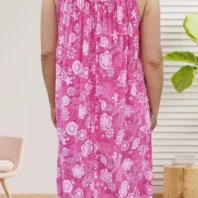 Robe fines bretelles fleurie rose, encolure élastiquée devant et dos, coupe fluide et légère en coton et élasthanne, vue dos