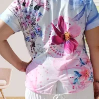 T-shirt imprimé fleur, col rond, mancherons, motif orné de strass et cordon ajustable., vue de dos, coloris : blanc et multicolore