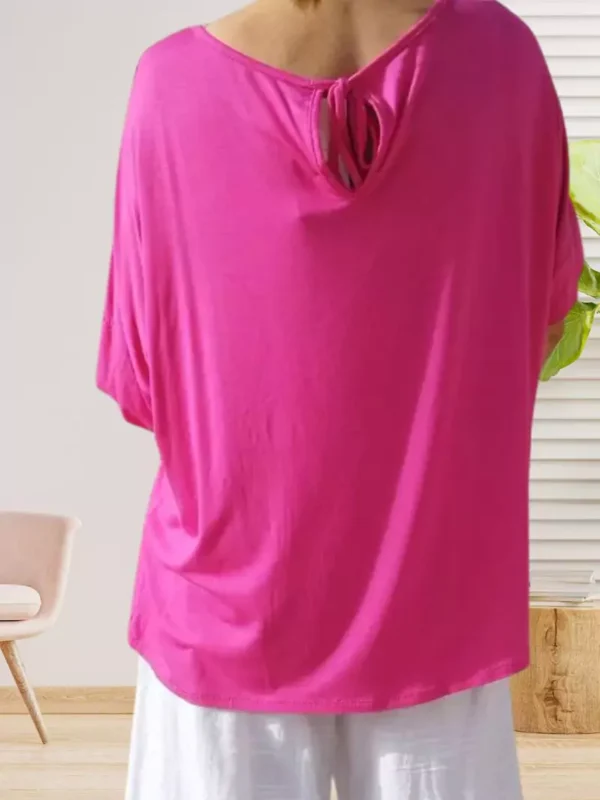 t-shirt-uni-avec-collier-rose-fuchsia-ds T-shirt uni avec collier, noué dans le dos, coupe ample et féminine, 100% viscose, vue de dos, coloris : rose fuchsia
