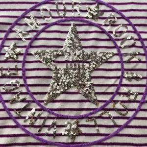 t-shirt-raye-etoile-en-sequins-violet-matiere T-shirt rayé étoile en sequins violet - matière