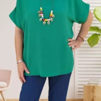 tunique col en V avec collier vert pour femme vue de face