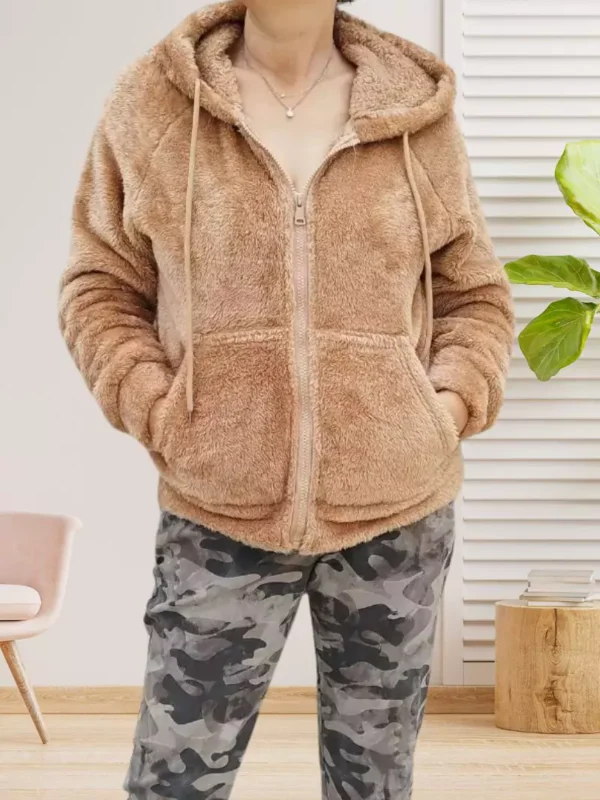veste-a-capuche-peluche-beige-dv Veste à capuche peluge beige femme vue devant
