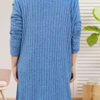 Gilet long en mailles côtelées, manches longues, ouvert sur le devant, vue de dos, coloris : bleu jean