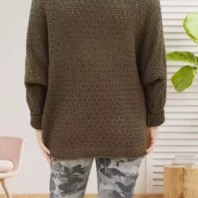 Pull nid d'abeille, manches longues chauve-souris, col arrondi, motif nid d'abeille, vue de dos, coloris : kaki