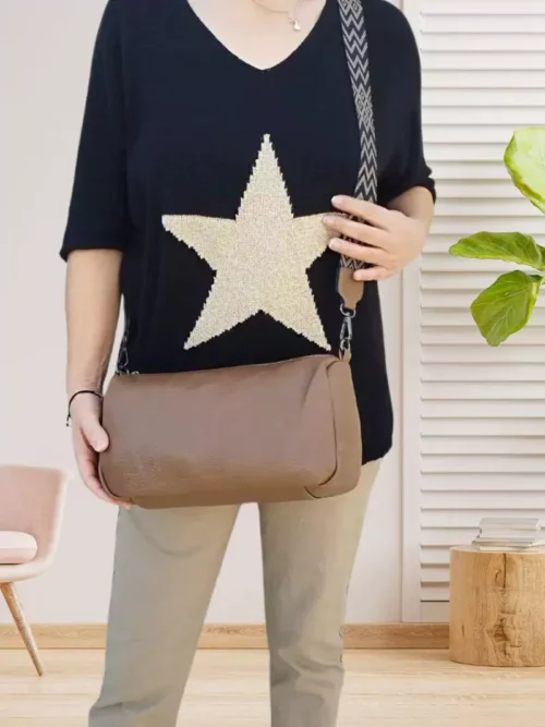 Sac forme allongée à bandoulière femme marron vue devant
