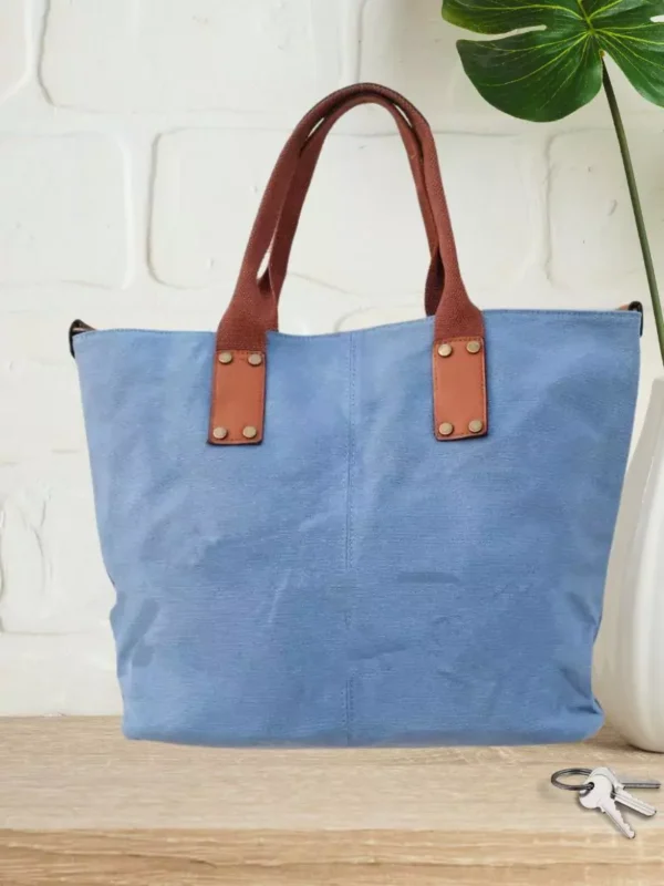sac-motif-etoile-appliquee-bleu-clair-ds Sac motif étoile appliquée bleu clair femme vue dos