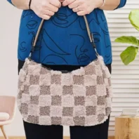 Sac à main à damiers beige femme vue devant