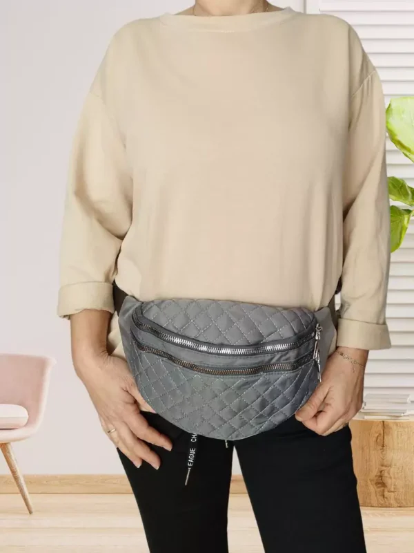 sac-banane-matelasse-2-poches-gris-dt Sac banane matelassé 2 poches grisfemme vue taille