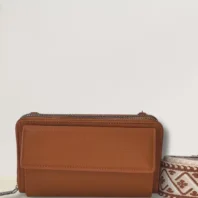 sac pochette porte téléphone marron vue de face
