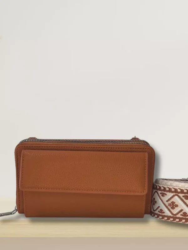 sac pochette porte téléphone marron vue de face