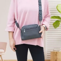 Sac porte téléphone sangle bicolore gris foncé femme vue dos