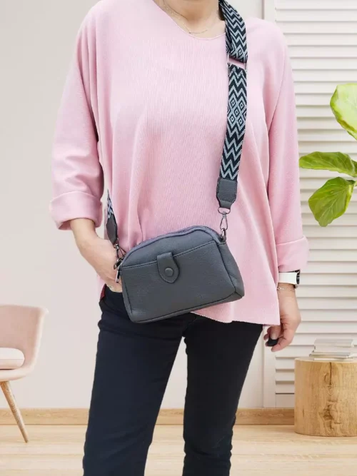 Sac porte téléphone sangle bicolore gris foncé femme vue devant