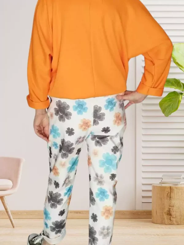pantalon-a-fleurs-ds Pantalon à fleurs femme vue dos