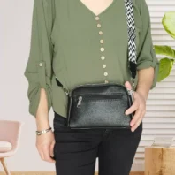 Petit sac à bandoulière bicolore noir femme vue dos