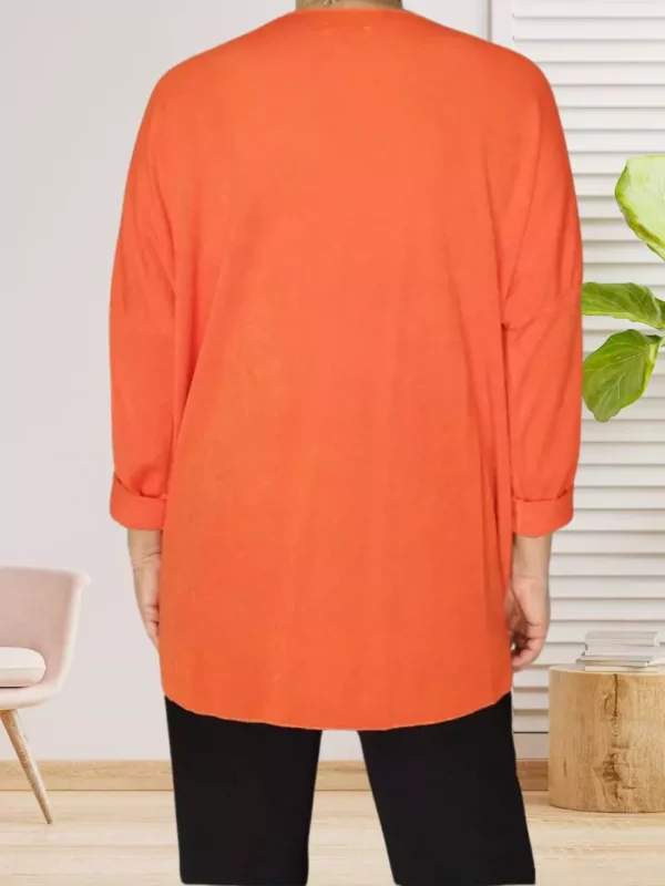 pull-fin-flowers-orange-ds Pull fin Flowers, col en V, manches longues, fleurs en sequins argentés, vue de dos, coloris : orange