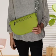 Sac banane à bandoulière bicolore vert anis femme vue dos
