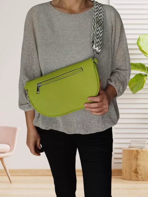 sac-banane-a-bandouliere-bicolore-vert-anis-ds Sac banane à bandoulière bicolore vert anis femme vue dos