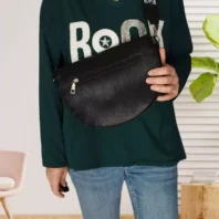 Sac banane sangle géométrique noir femme vue dos
