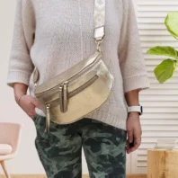 Sac banane irisé doré femme vue devant