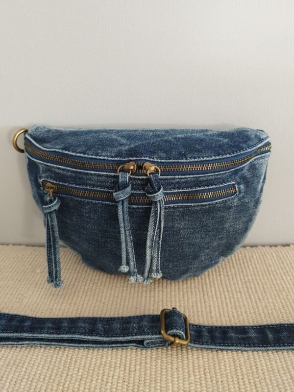sac banane en jean bleu dv1 Sac banane en jean bleu