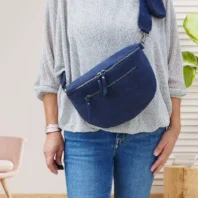 Sac banane imitation daim bleu femme vue devant