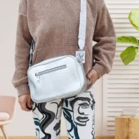 Sac à bandoulière multipoches argenté femme vue dos