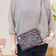Sac à bandoulière zébré marron brun noir femme vue devant