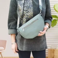 Sac banane duo zip sangle bicolore vert femme vue dos